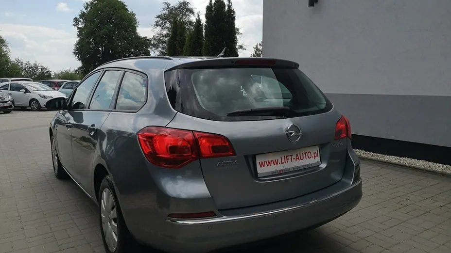 OPEL Astra -