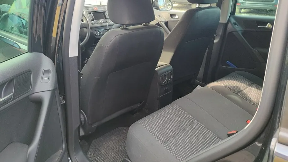 VOLKSWAGEN Tiguan -