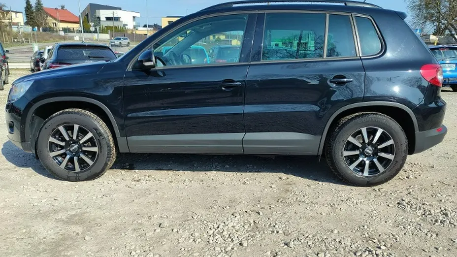 VOLKSWAGEN Tiguan -