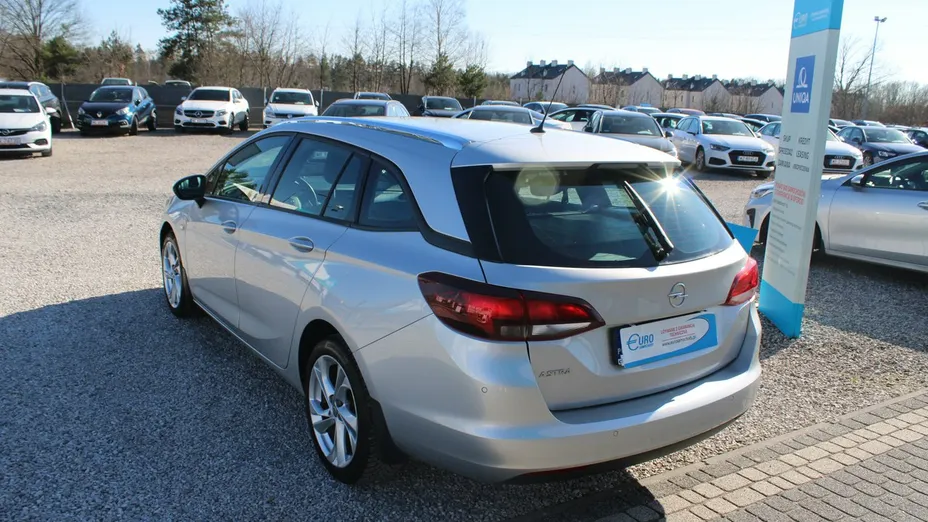 OPEL Astra -