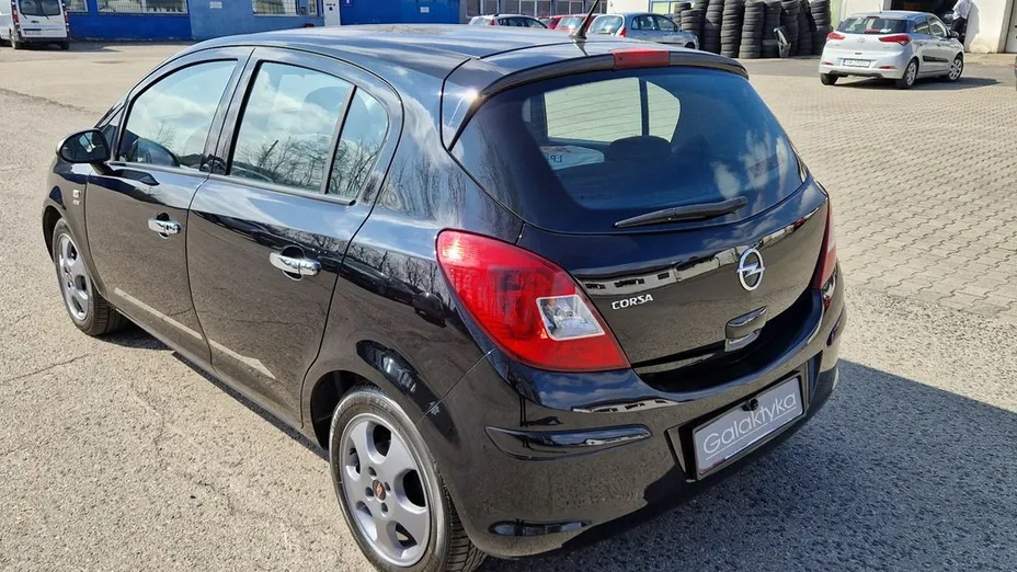 OPEL Corsa -