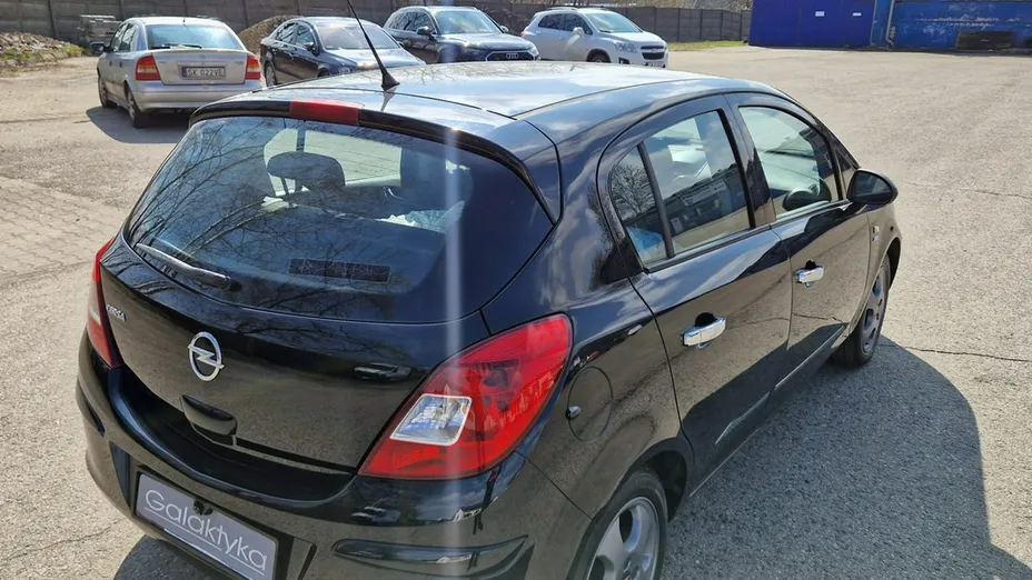 OPEL Corsa -