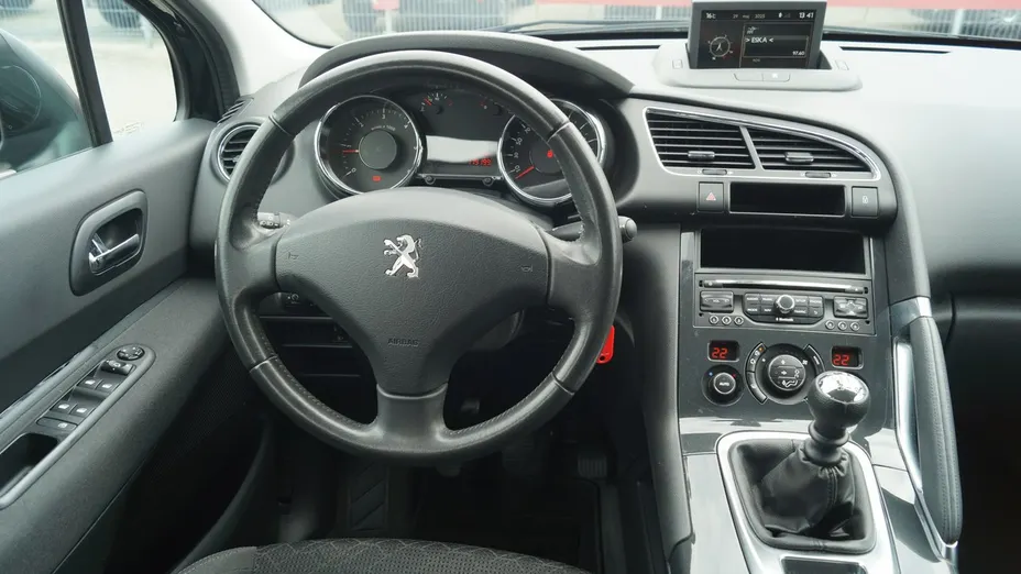 PEUGEOT 3008 -
