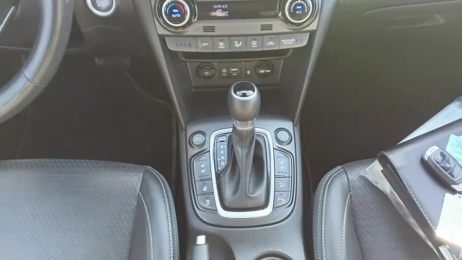 HYUNDAI Kona -