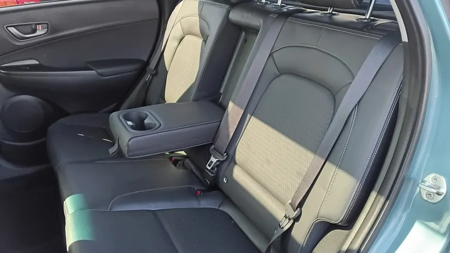 HYUNDAI Kona -