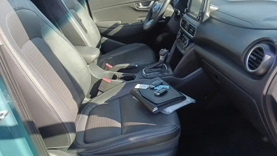 HYUNDAI Kona -
