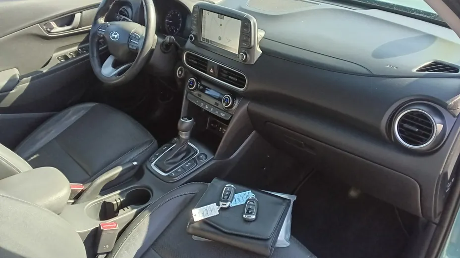 HYUNDAI Kona -