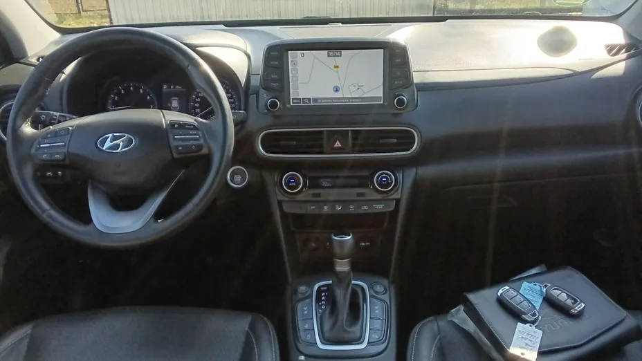 HYUNDAI Kona -