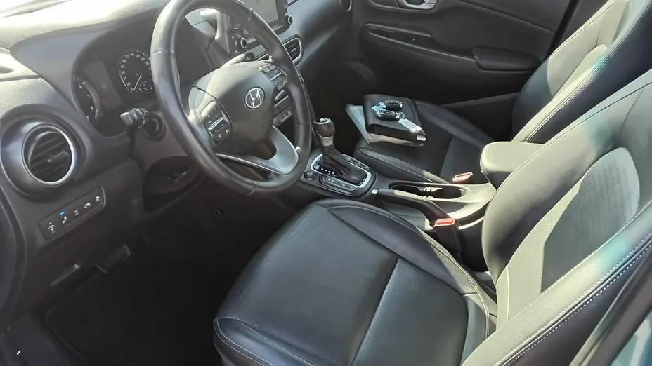 HYUNDAI Kona -