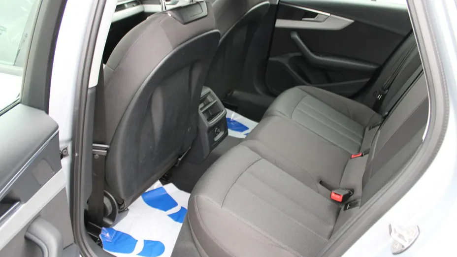 AUDI A4 -