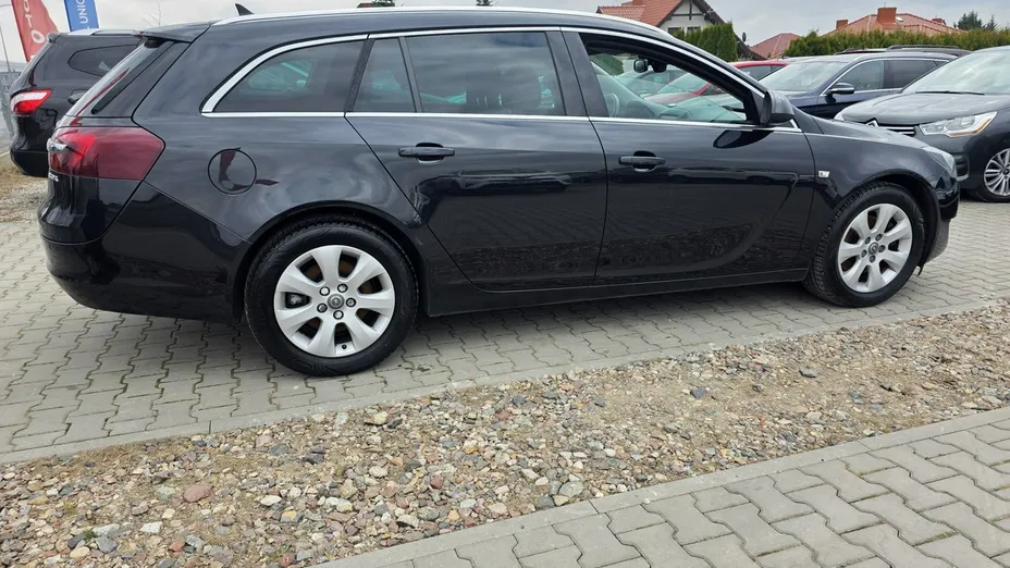 OPEL Insignia -