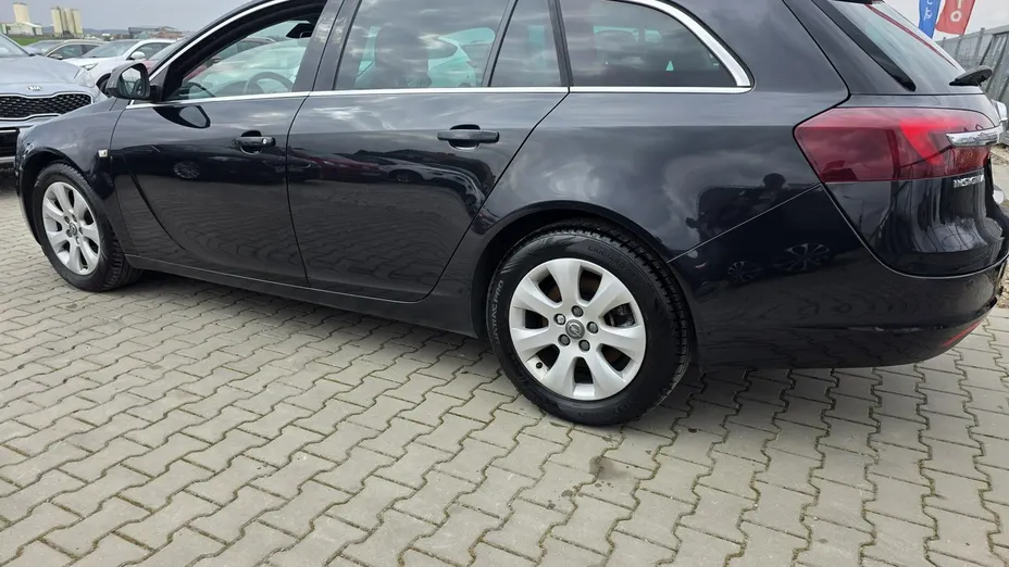 OPEL Insignia -