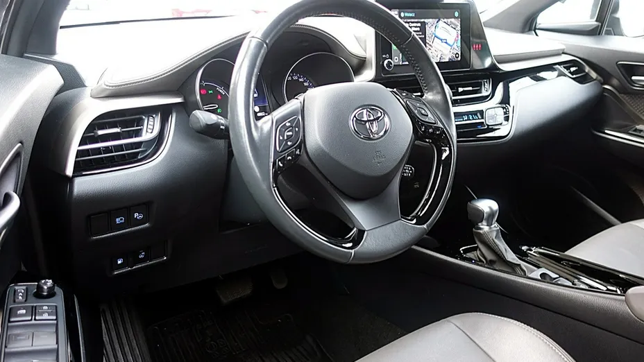 TOYOTA C-HR -