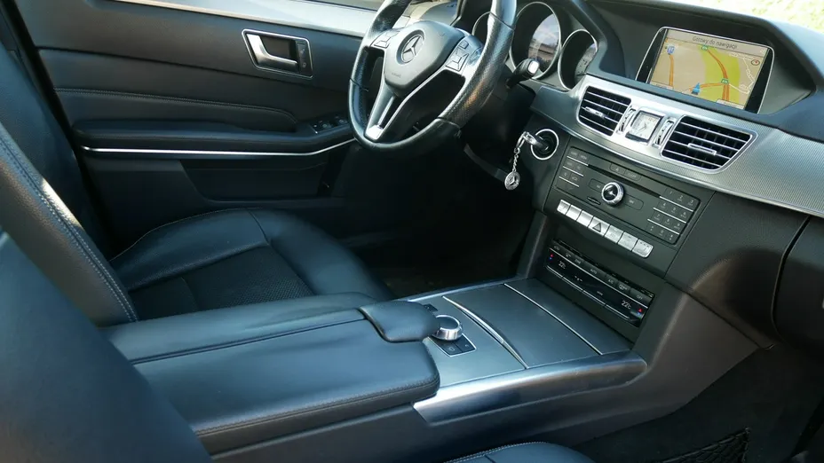 MERCEDES-BENZ E Klasa -