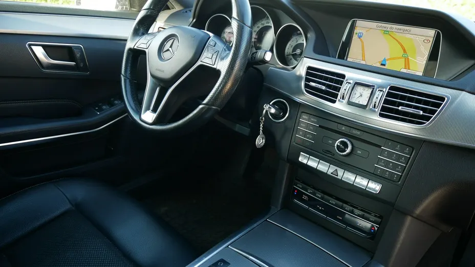 MERCEDES-BENZ E Klasa -
