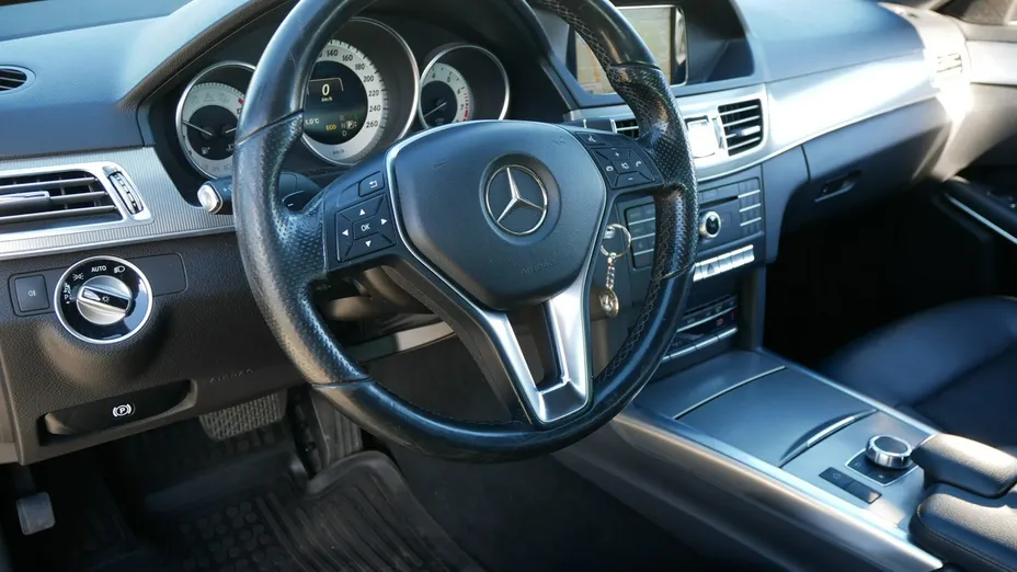 MERCEDES-BENZ E Klasa -