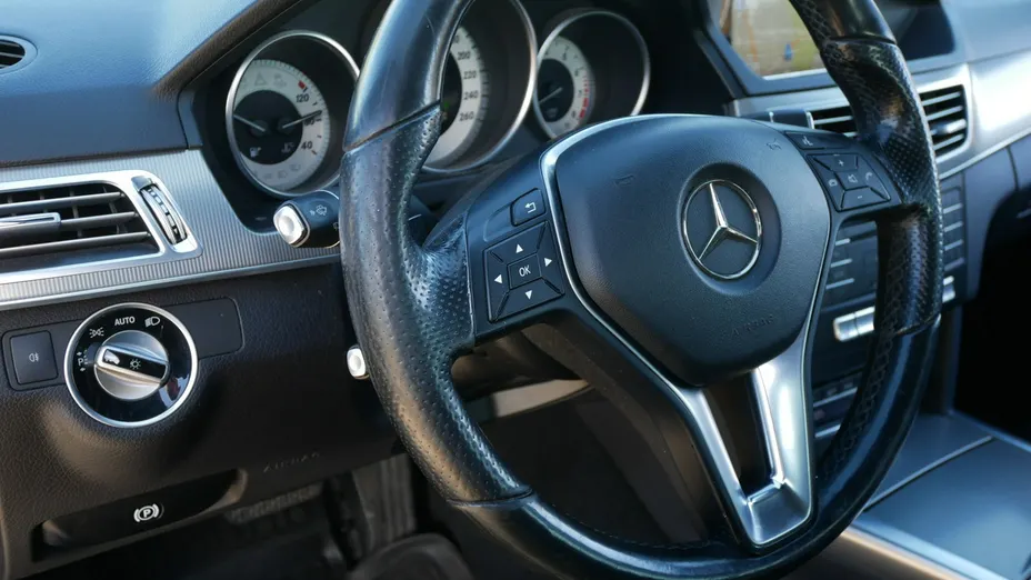 MERCEDES-BENZ E Klasa -