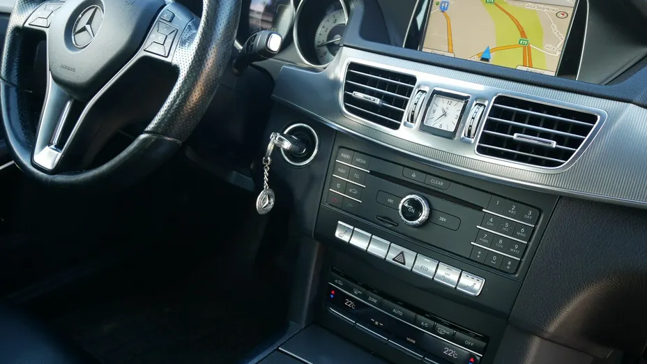 MERCEDES-BENZ E Klasa -