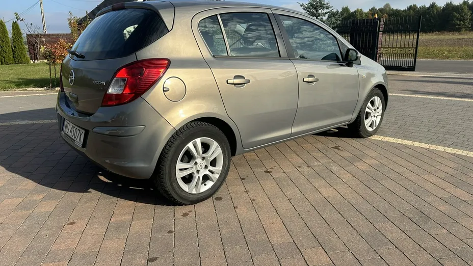 OPEL Corsa -