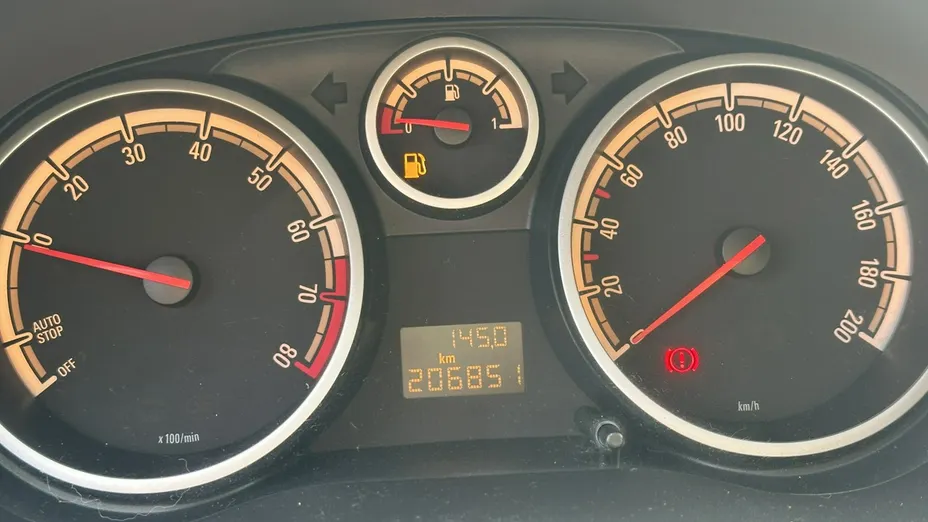 OPEL Corsa -