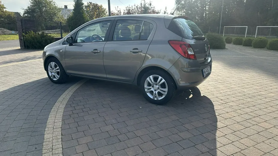OPEL Corsa -