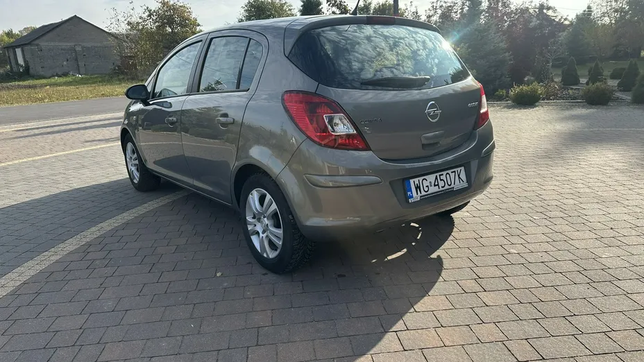 OPEL Corsa -