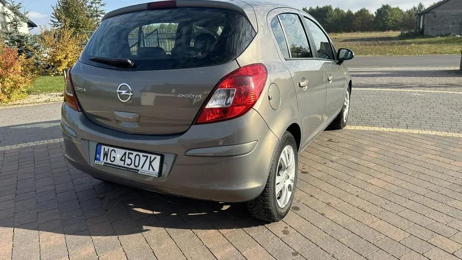 OPEL Corsa -