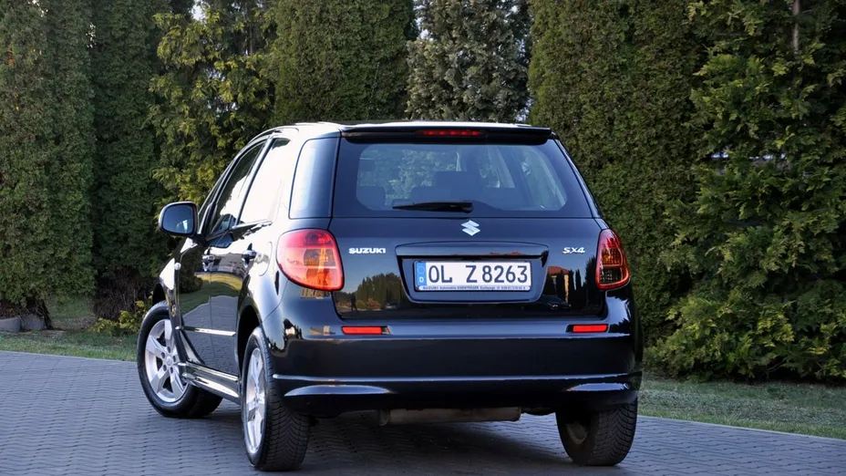 SUZUKI SX4 -