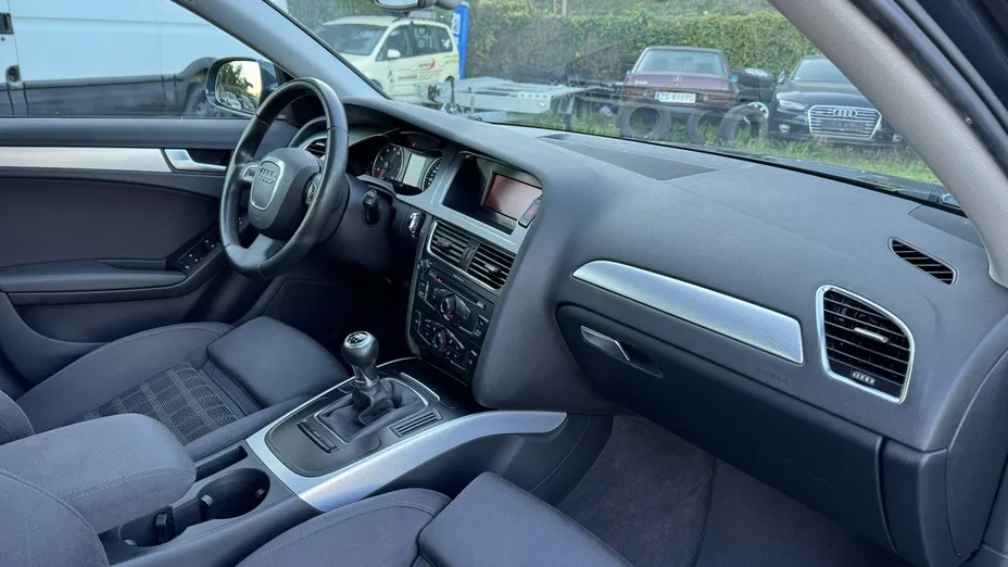 AUDI A4 -