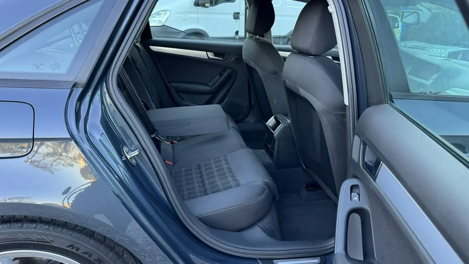 AUDI A4 -