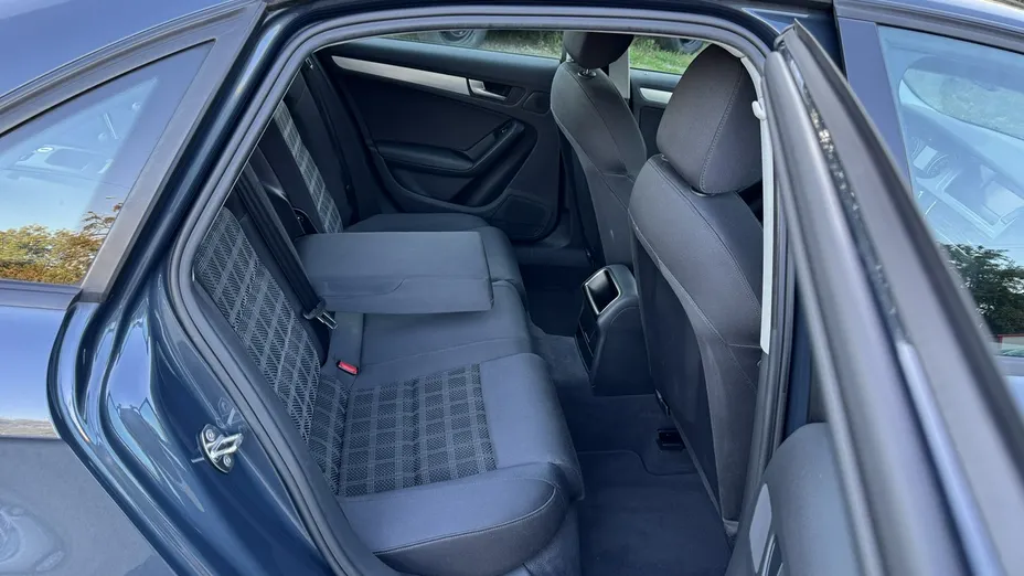 AUDI A4 -