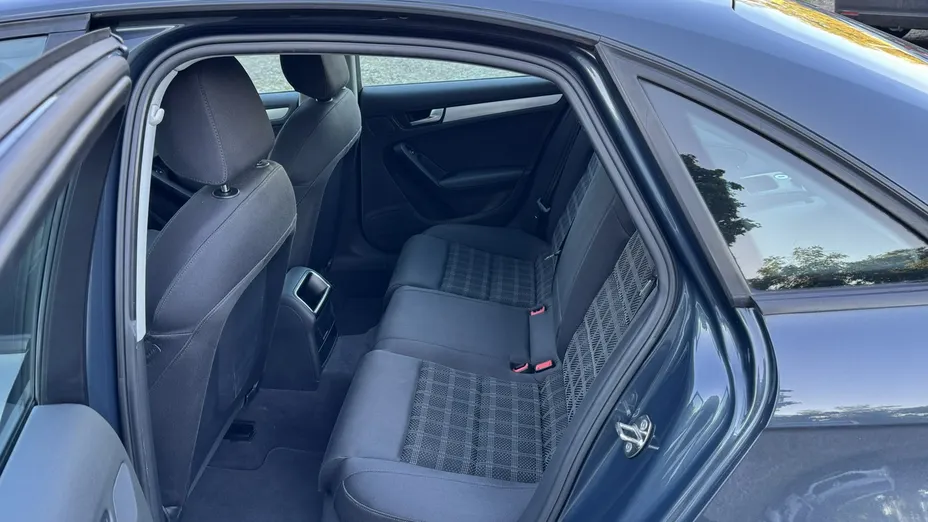 AUDI A4 -