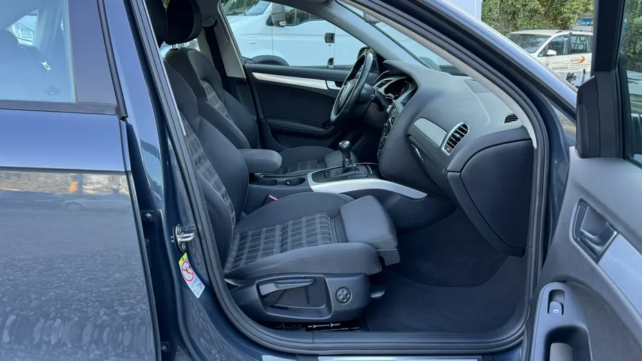 AUDI A4 -