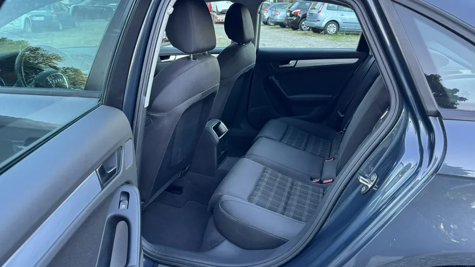 AUDI A4 -