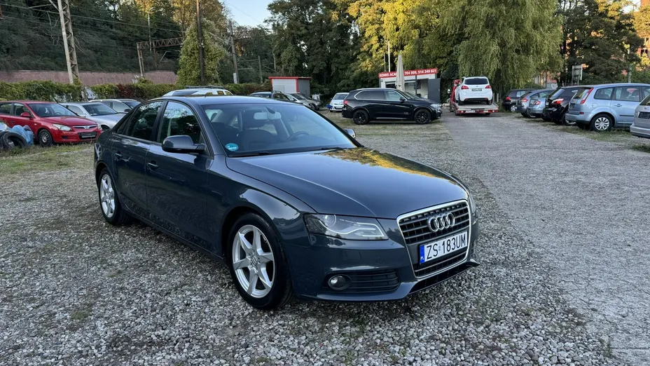 AUDI A4 -