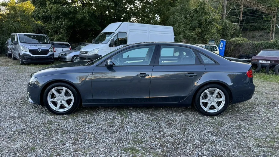 AUDI A4 -