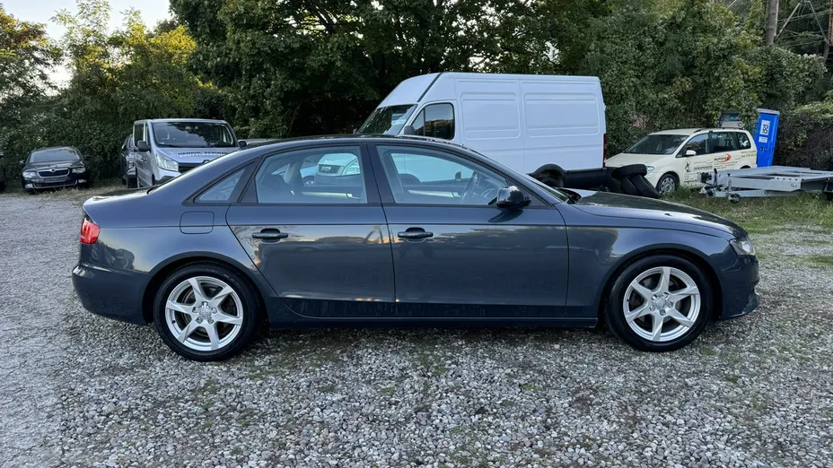 AUDI A4 -
