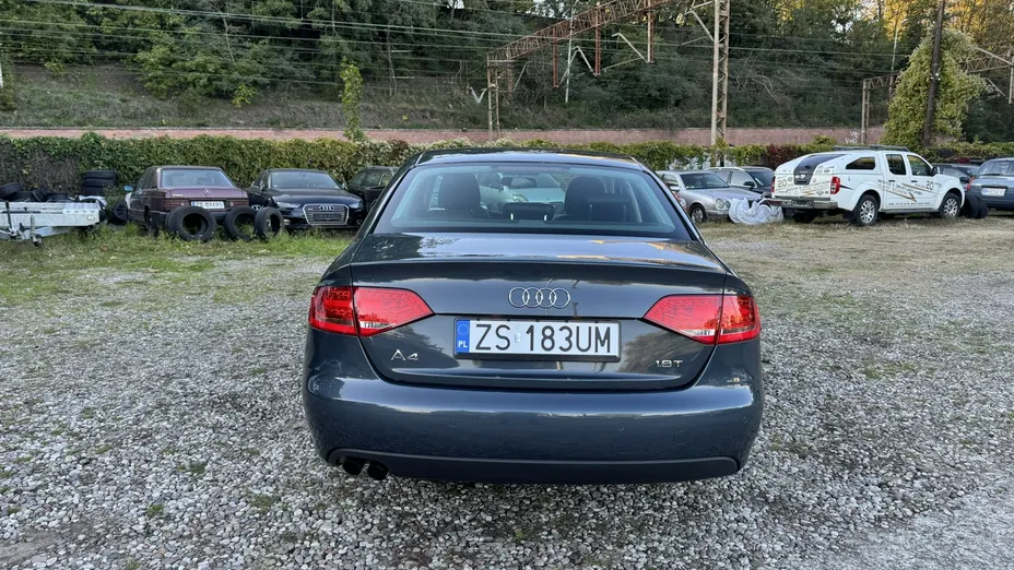 AUDI A4 -