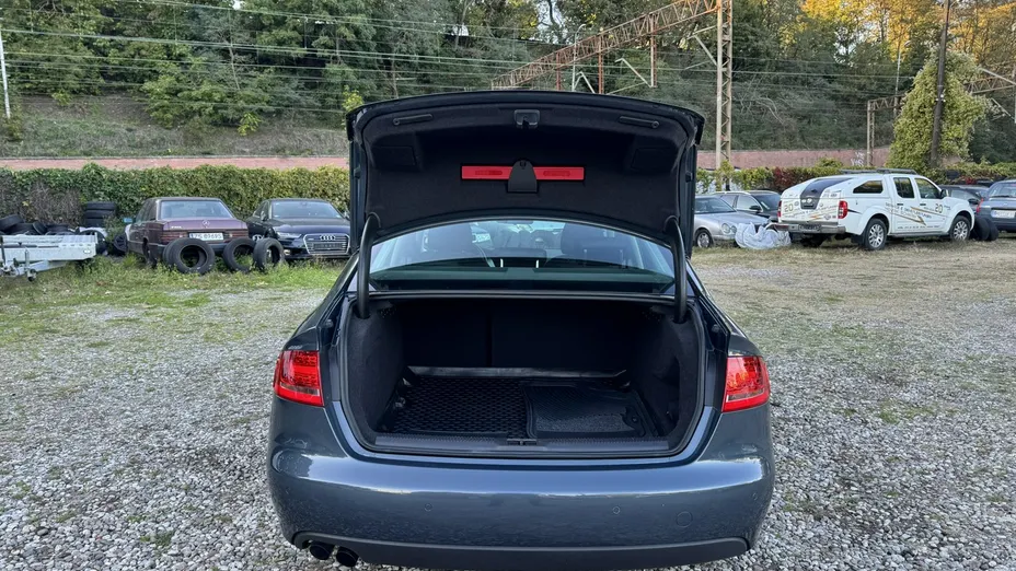 AUDI A4 -