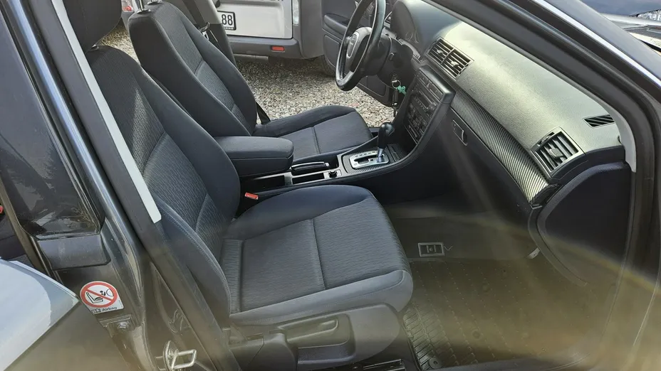 AUDI A4 -