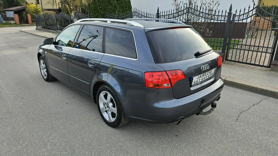 AUDI A4 -