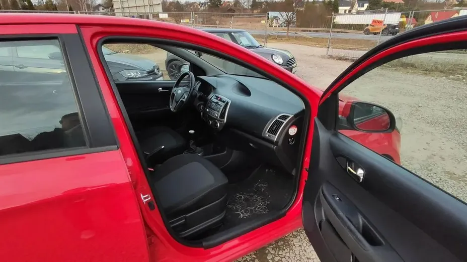 HYUNDAI i20 -