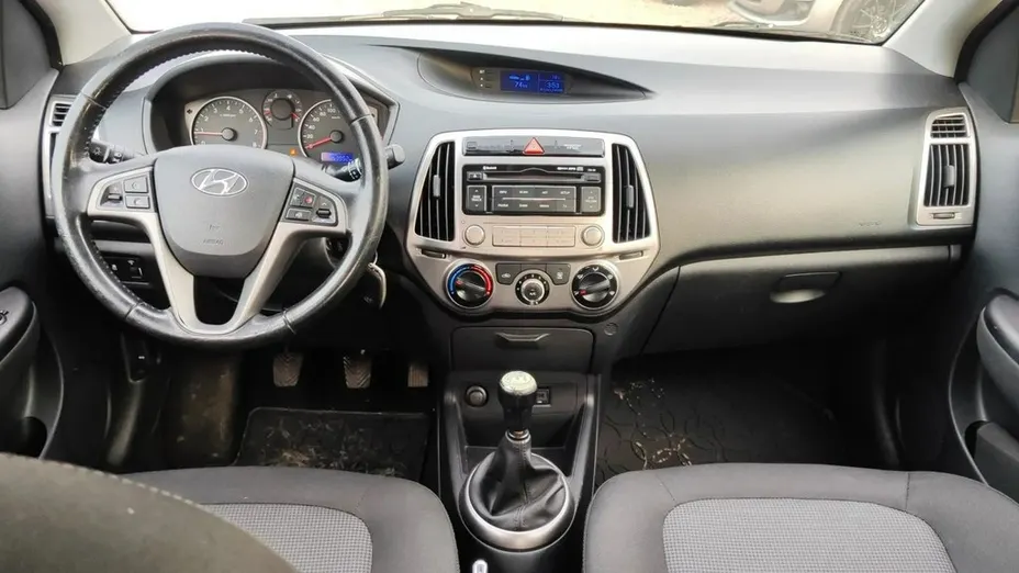 HYUNDAI i20 -