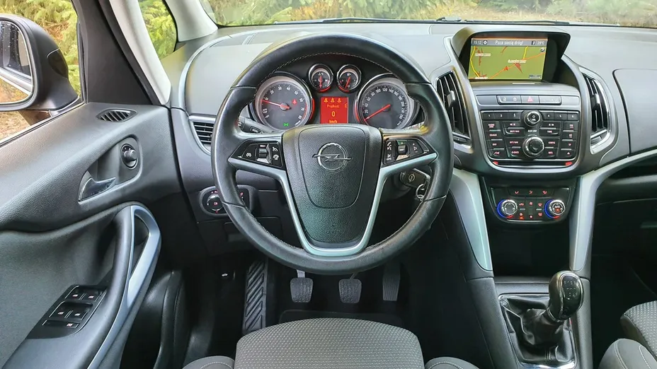 OPEL Zafira -