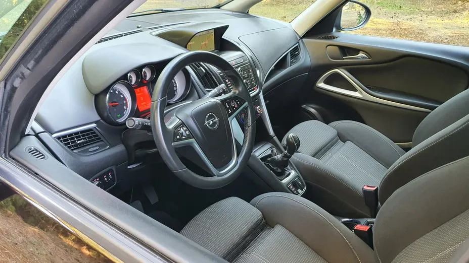 OPEL Zafira -