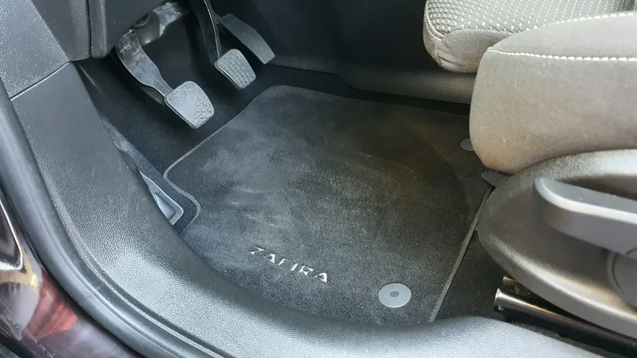 OPEL Zafira -