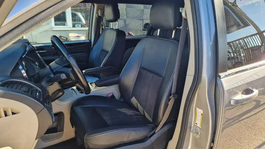 DODGE Grand Caravan -