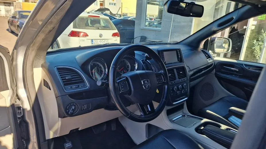 DODGE Grand Caravan -