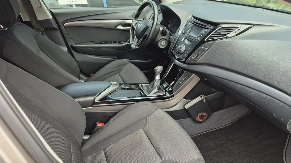 HYUNDAI i40 -
