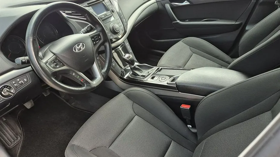 HYUNDAI i40 -